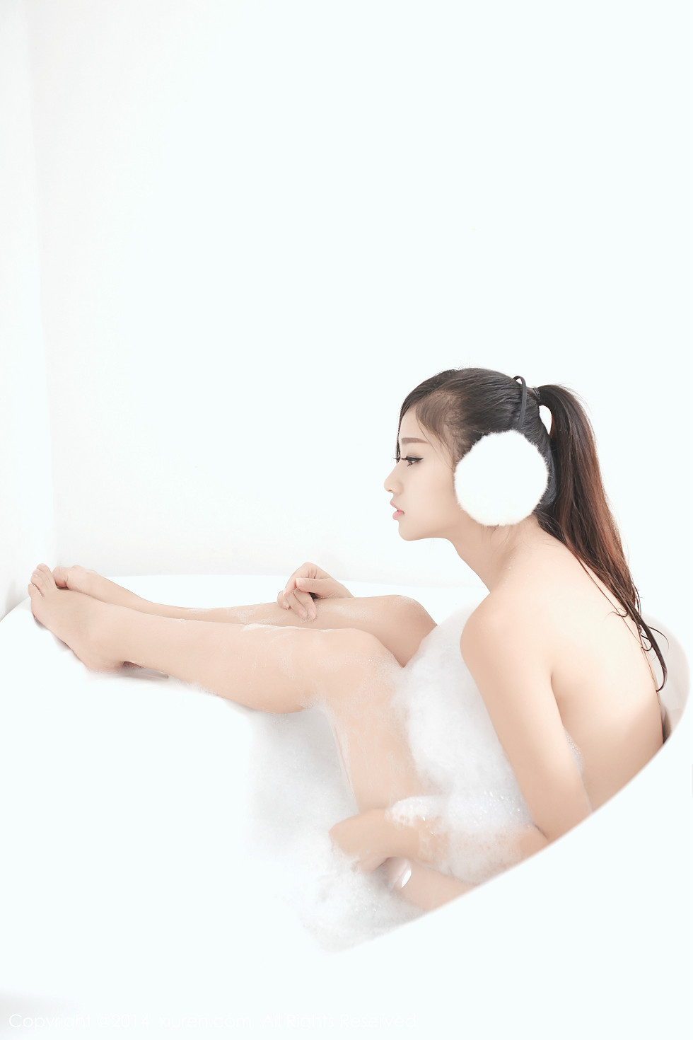 XiuRen第244期_嫩模史雨姐姐红色内衣下丰满美乳性感写真50P