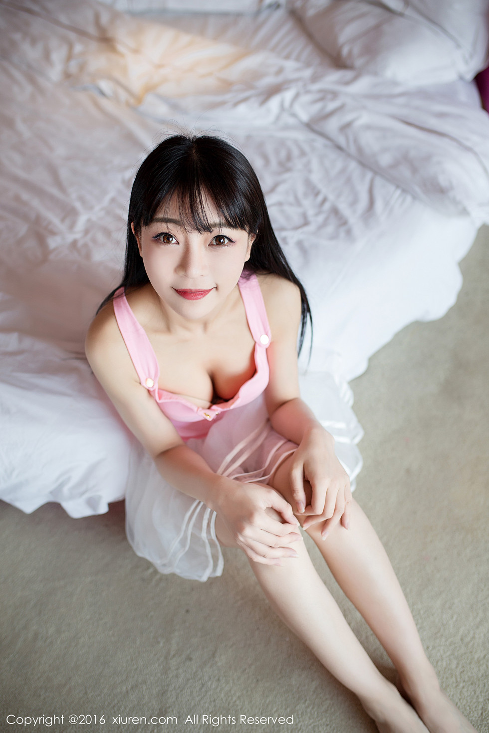 XiuRen第552期_嫩模Mio莉莉丝居家私房性感粉色内衣秀豪乳写真59P