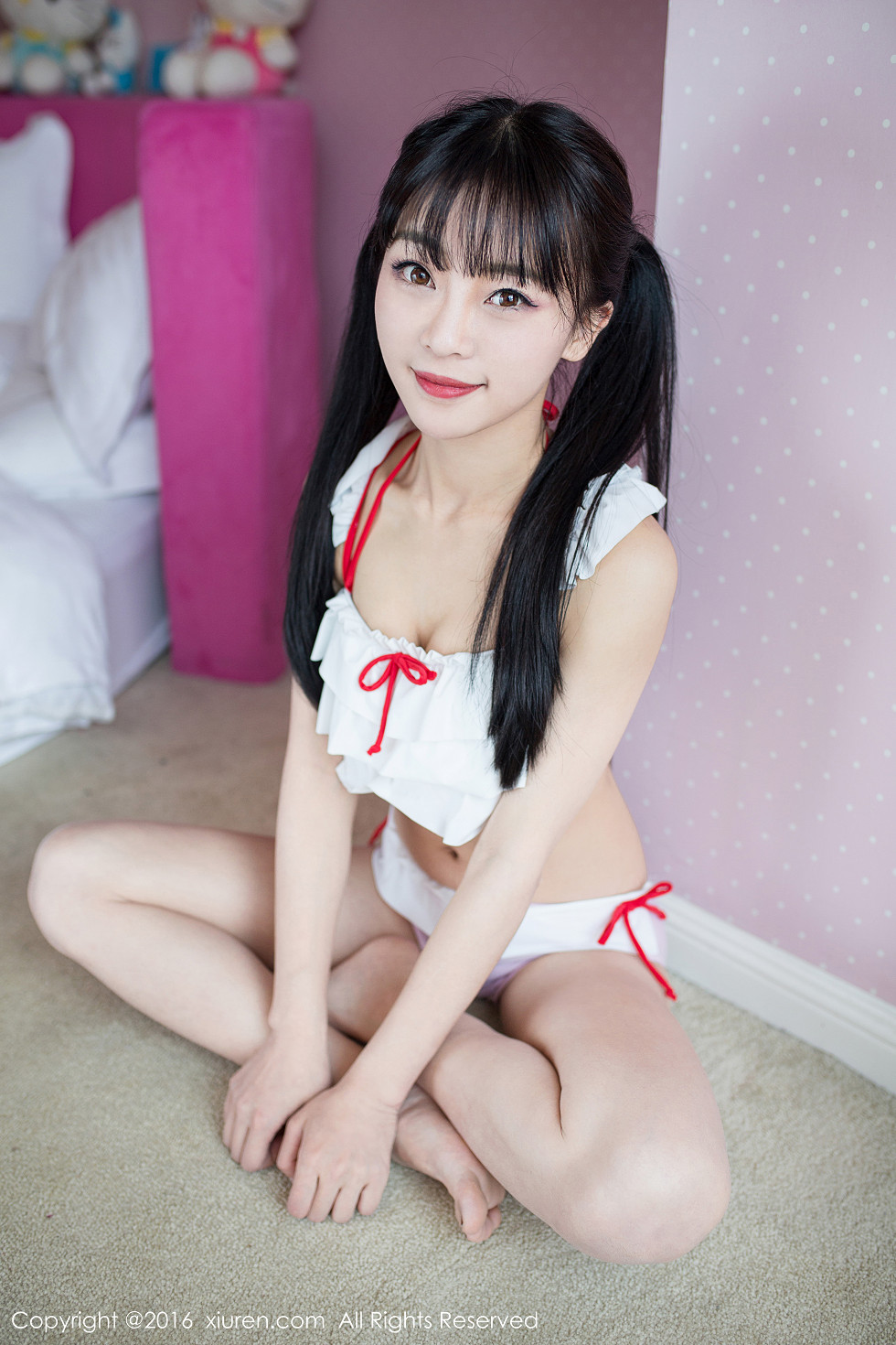 XiuRen第552期_嫩模Mio莉莉丝居家私房性感粉色内衣秀豪乳写真59P