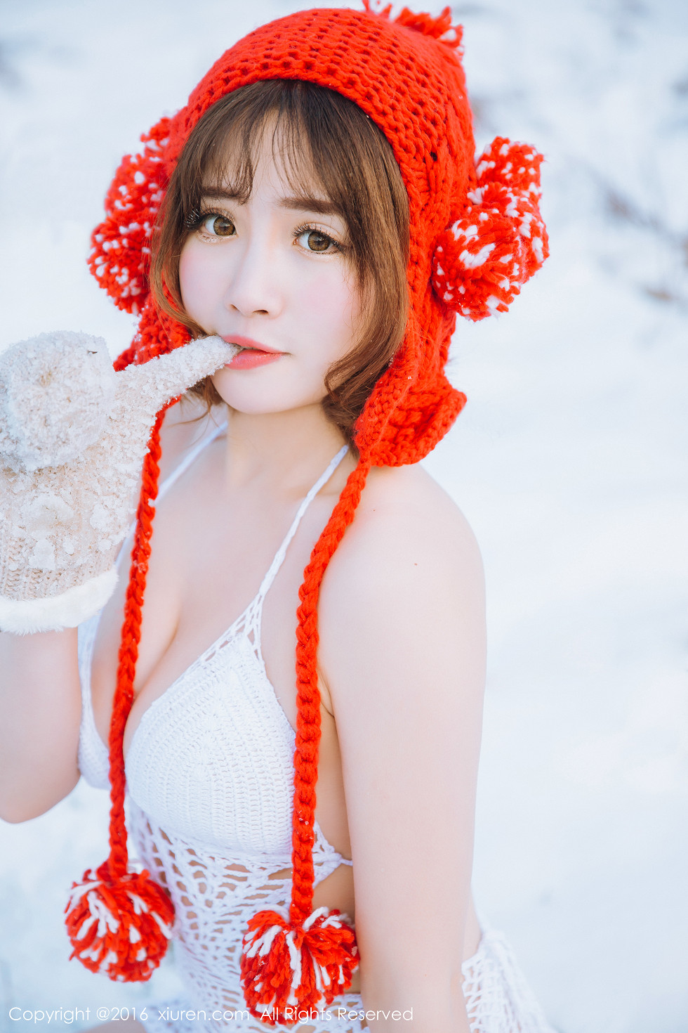 XiuRen第484期_嫩模徐cake雪地里白色缕空毛衣美丽冻人秀豪乳写真35P