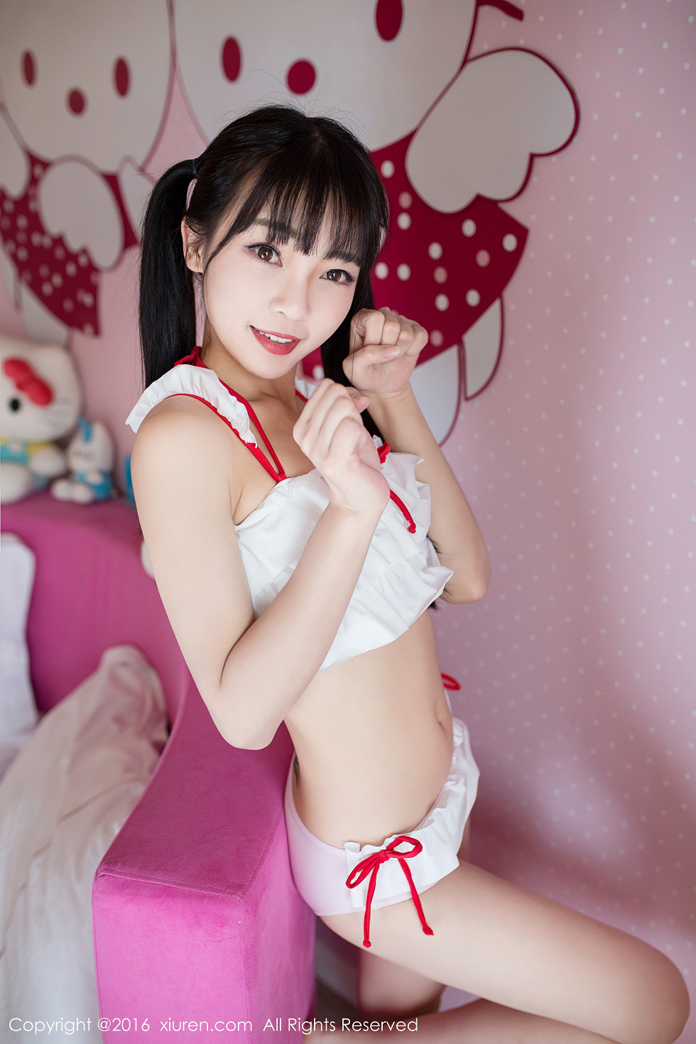 XiuRen第552期_嫩模Mio莉莉丝居家私房性感粉色内衣秀豪乳写真59P