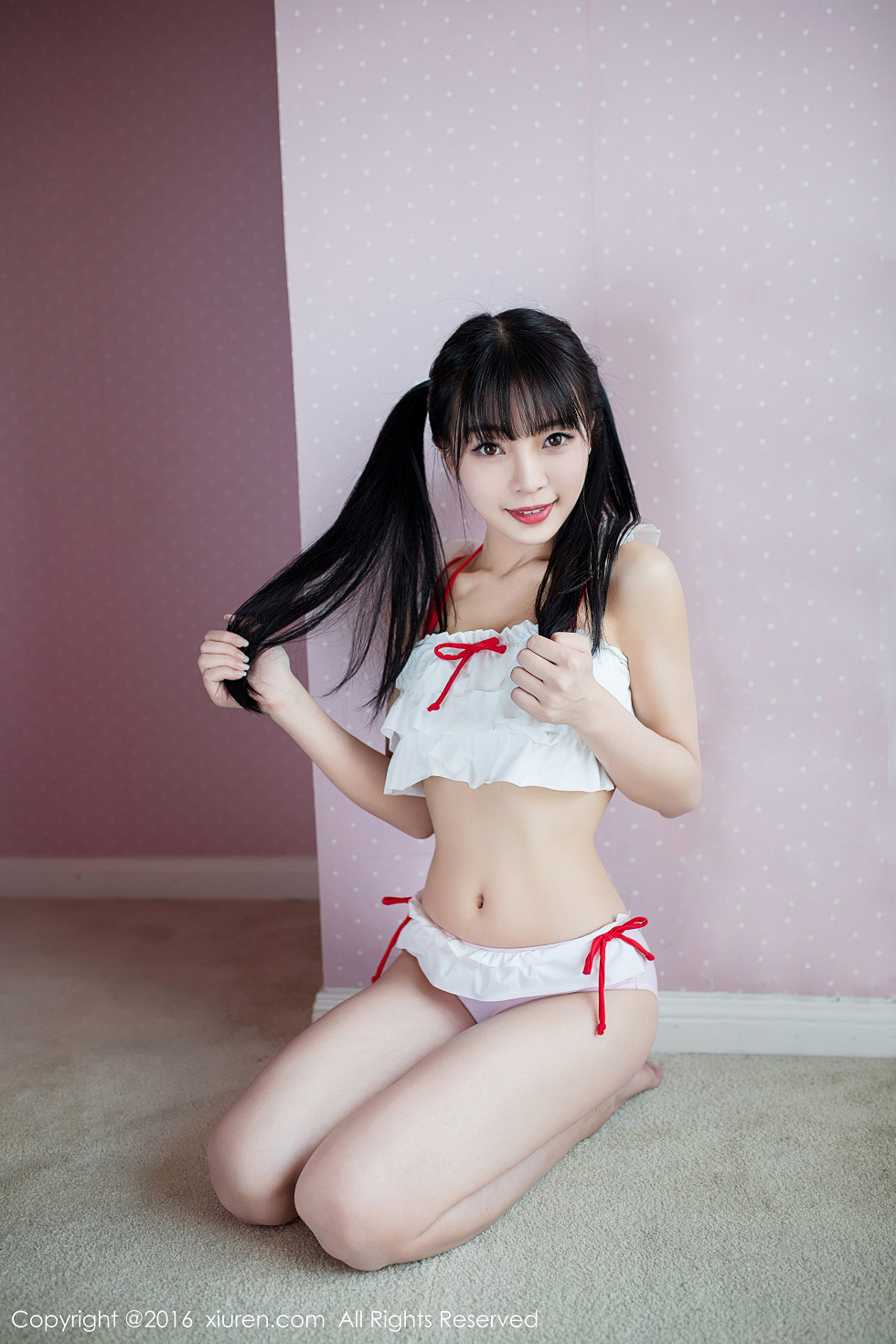 XiuRen第552期_嫩模Mio莉莉丝居家私房性感粉色内衣秀豪乳写真59P