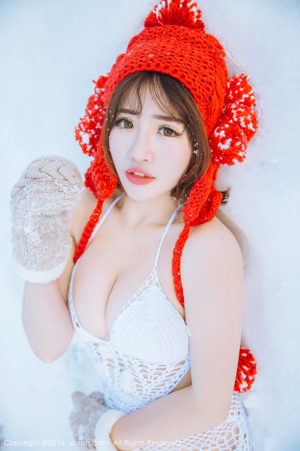 XiuRen第484期_嫩模徐cake雪地里白色缕空毛衣美丽冻人秀豪乳写真35P