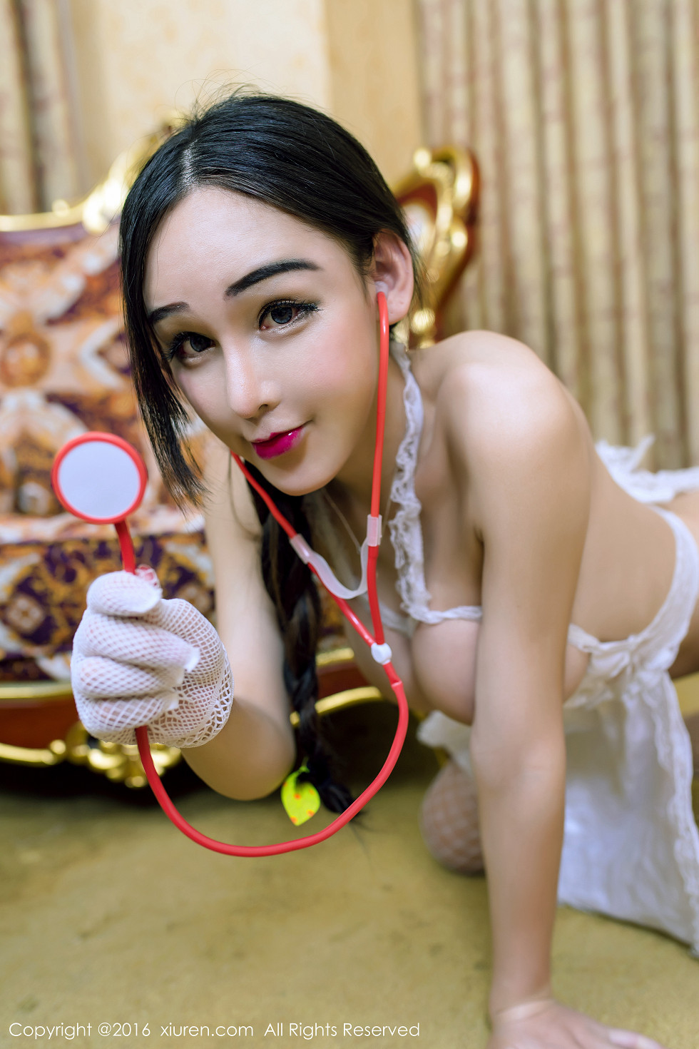 XiuRen第555期_巨乳模特Sibyl是女巫大尺度私房美乳翘臀诱惑写真52P