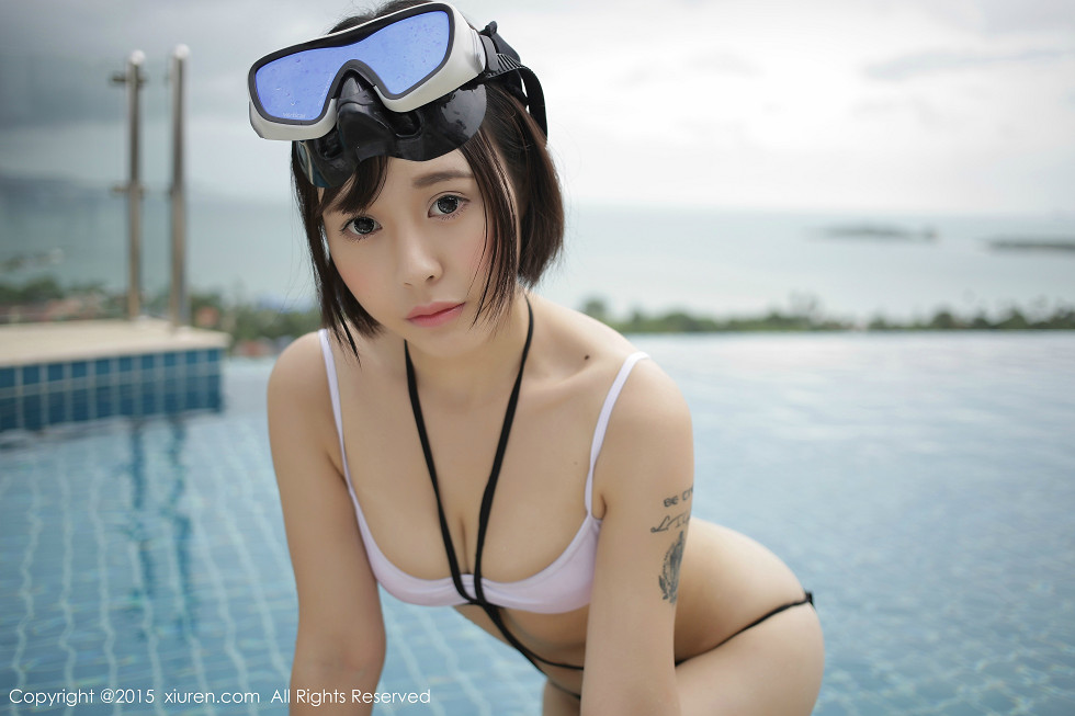 XiuRen第434期_嫩模Evelyn艾莉泳池边性感比基尼豪乳写真53P