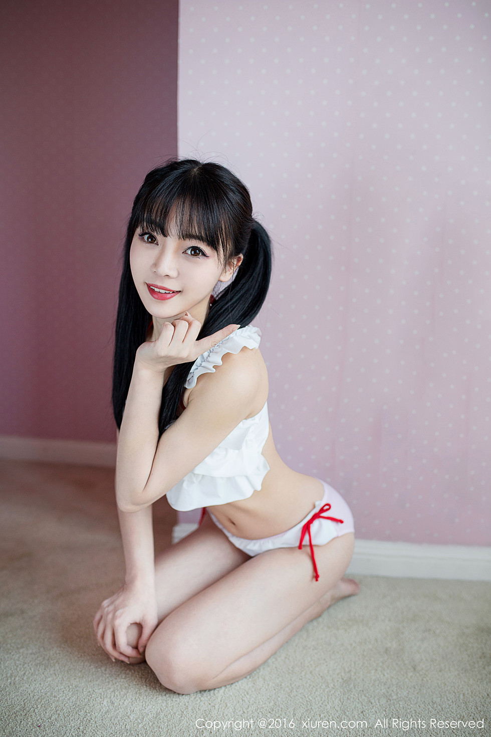 XiuRen第552期_嫩模Mio莉莉丝居家私房性感粉色内衣秀豪乳写真59P