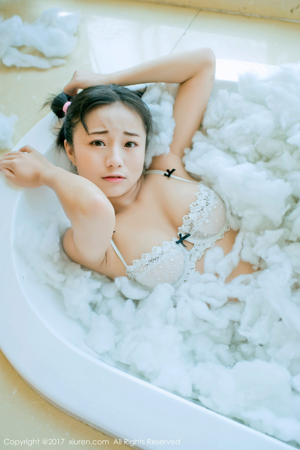 XiuRen第805期_童颜巨乳嫩模仓井优香居家性感内衣系列爆乳细腰完美身材写真51P