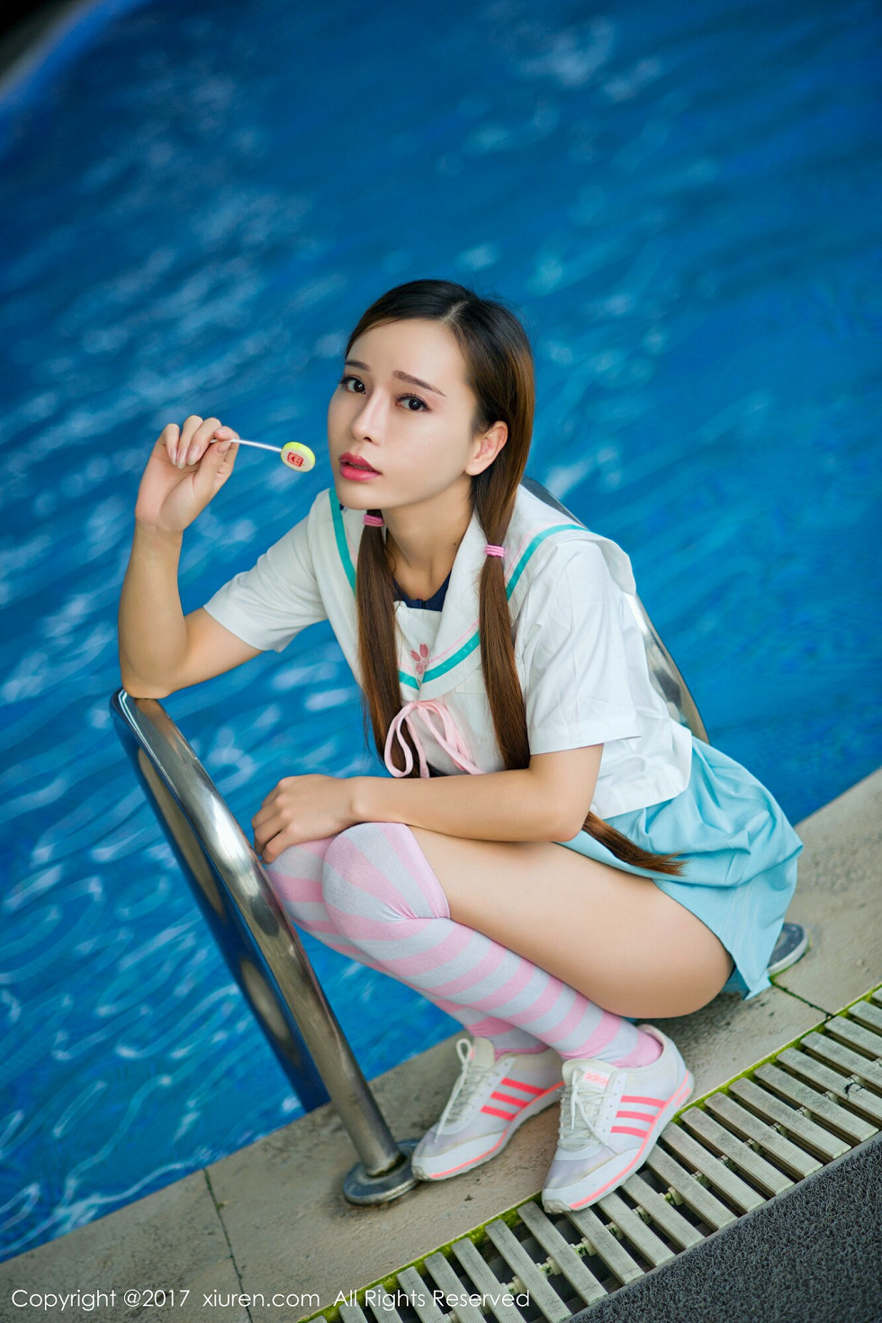 XiuRen第866期_嫩模艾小青日系学生服+浴缸全裸泡泡浴火辣诱惑写真56P