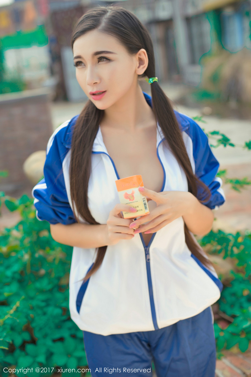 XiuRen第765期_嫩模赵颖居家青春校服系半脱秀性感美胸妩媚迷人写真55P