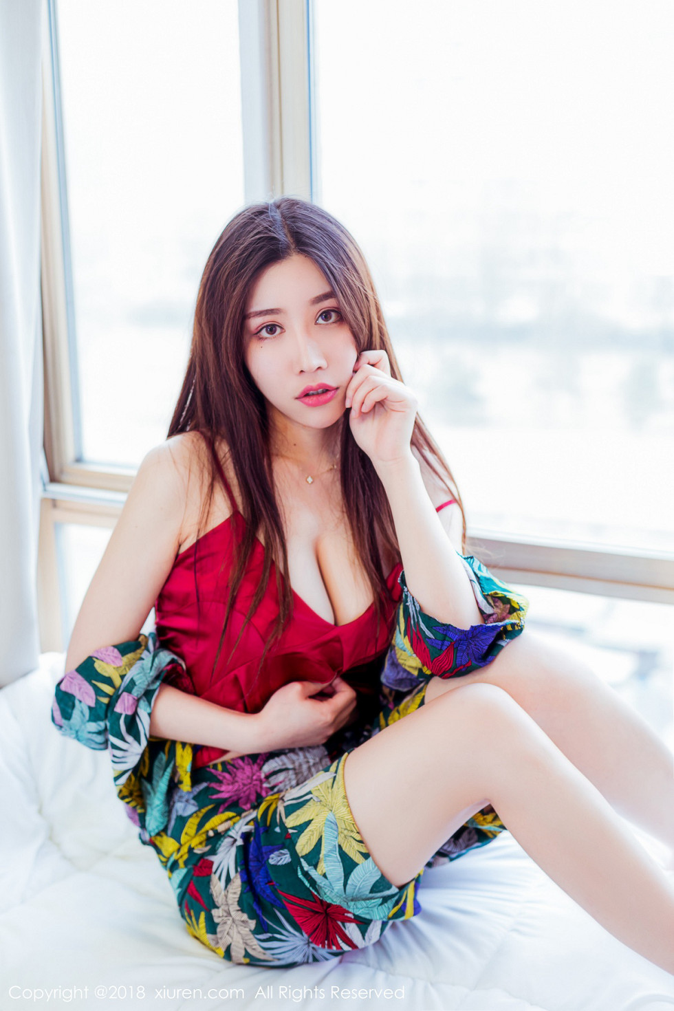 XiuRen第959_邻家美女美昕Yumi吊带牛仔连身裙秀滑嫩肌肤完美身材性感写真83P