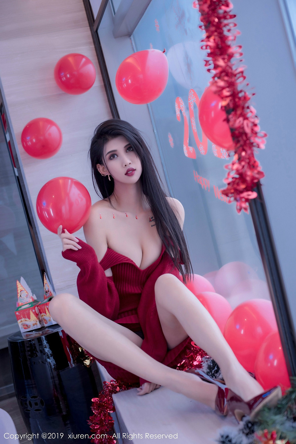 XiuRen第1871期_高挑美女葛征Model私房圣诞新年主题红色深V圣诞女郎诱惑写真81P