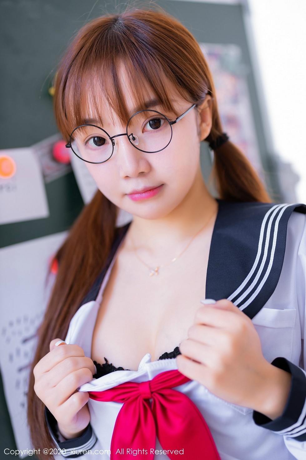 XiuRen第2196期_嫩模团团子_una经典JK制服配黑色丁字裤秀翘臀撩人诱惑写真59P