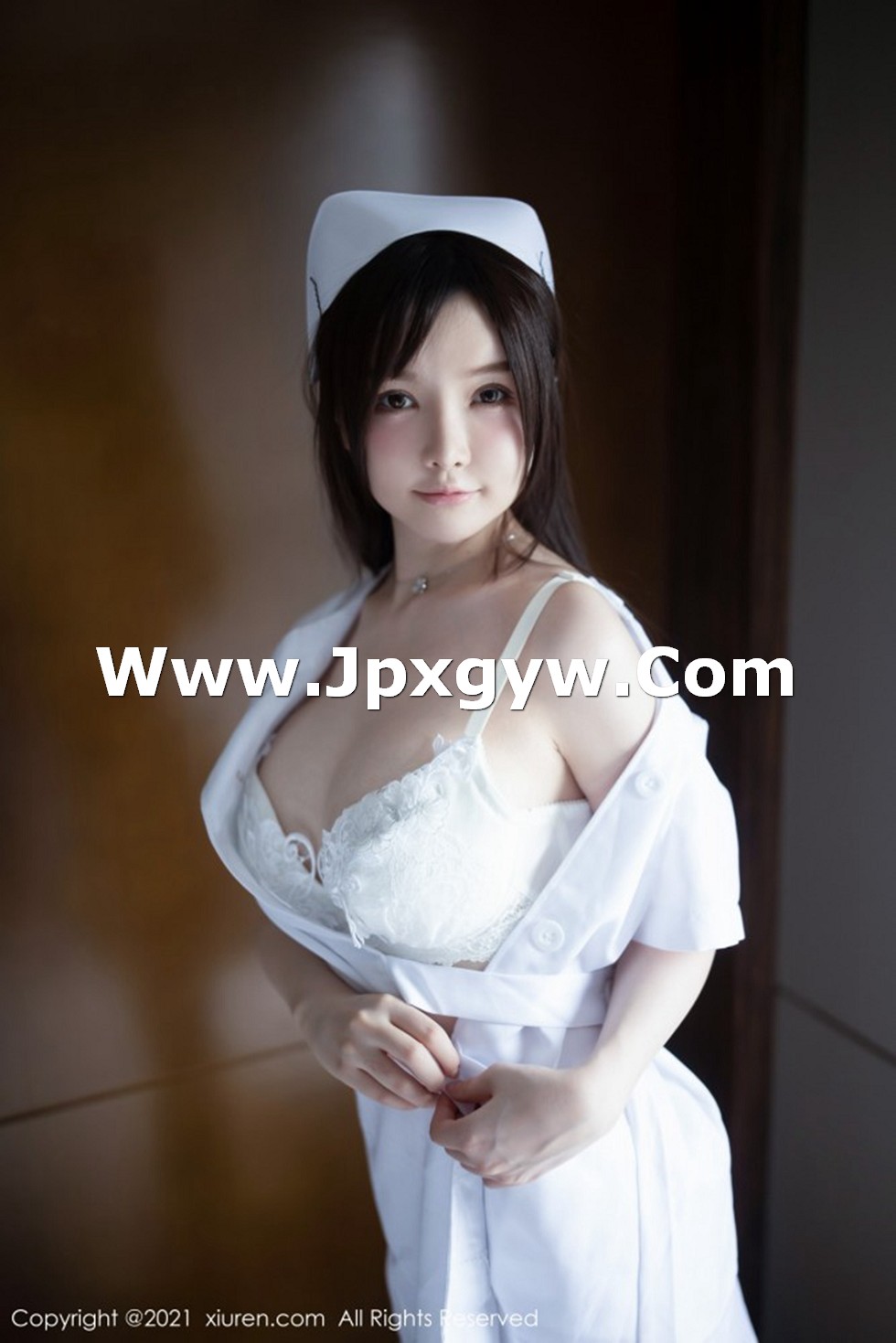 XiuRen第3114期_女神糯美子Mini洁白护士制服主题私房蕾丝内衣秀豪乳翘臀诱惑写真54P