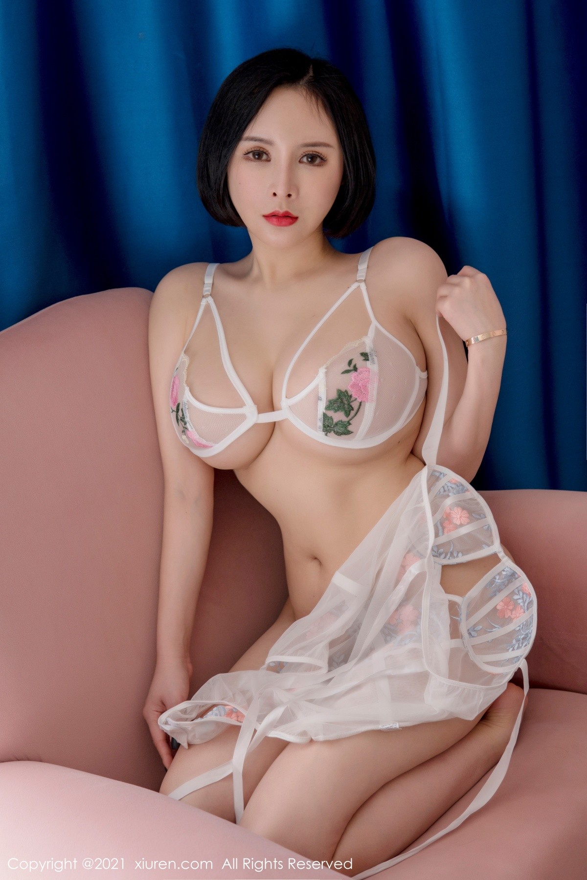 XiuRen第3296期_豪乳御姐韩姗姗私房性感内衣秀魔鬼身材丰乳肥臀极致诱惑写真55P