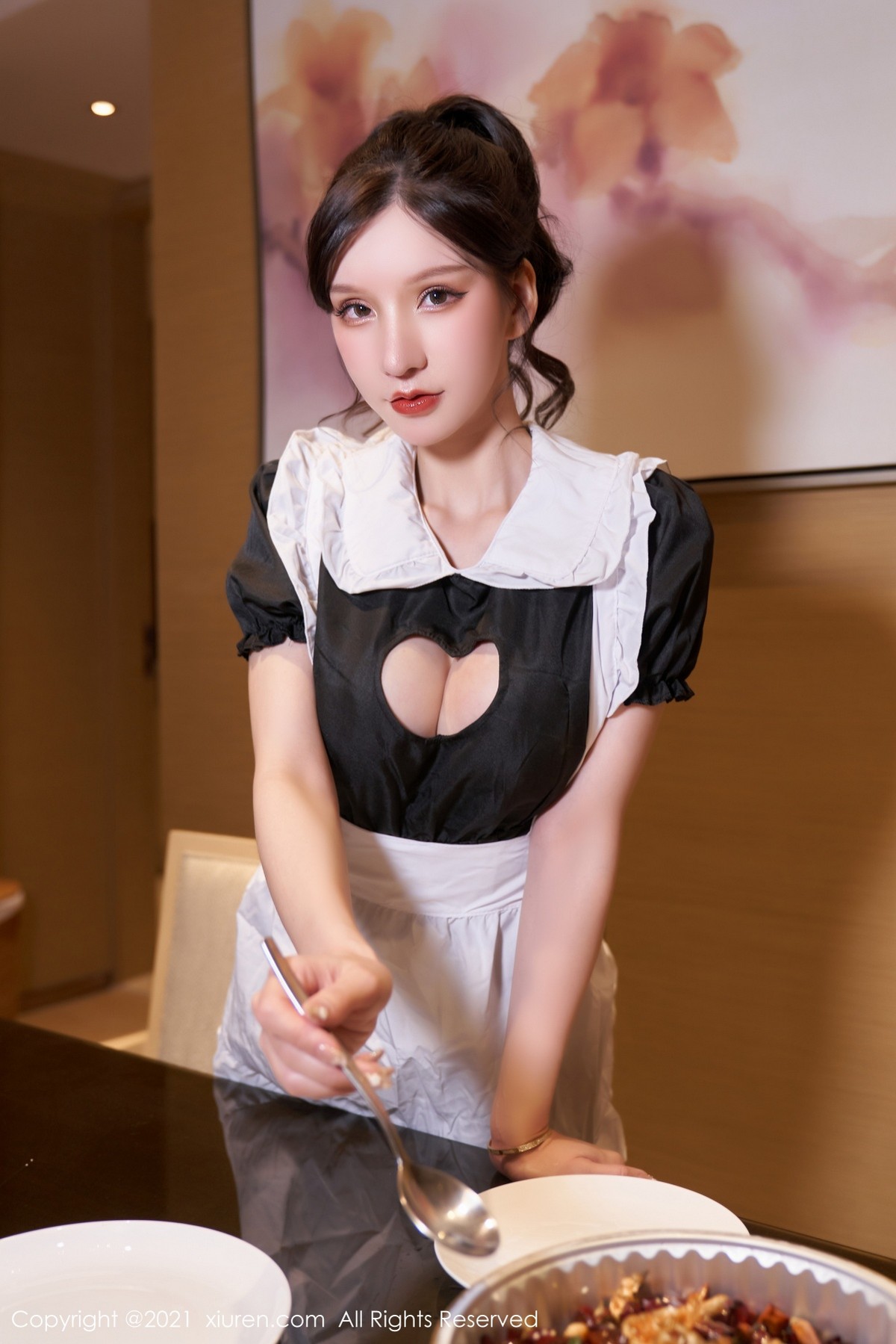 XiuRen第3716期_女神周于希Sandy厨娘制服主题情趣女仆装配黑丝网袜诱惑写真64P