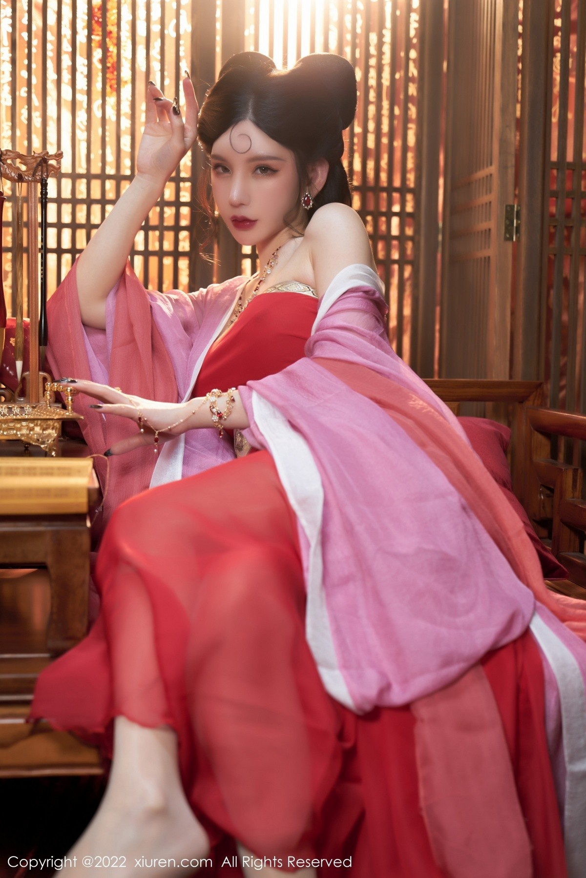 XiuRen第4575期_女神周于希Sally三亚旅拍妲己角色扮演古装服饰性感迷人写真74P