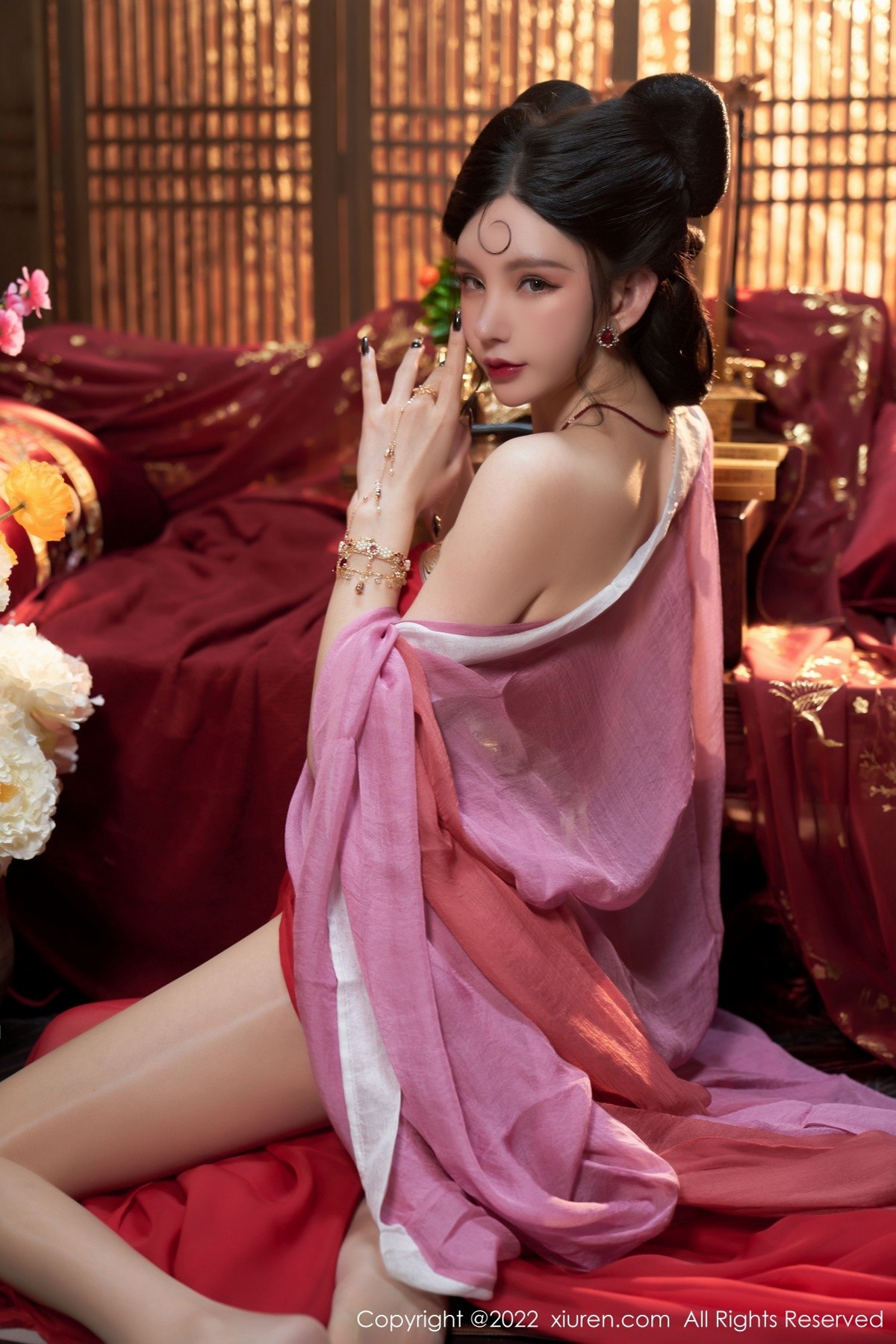 XiuRen第4575期_女神周于希Sally三亚旅拍妲己角色扮演古装服饰性感迷人写真74P