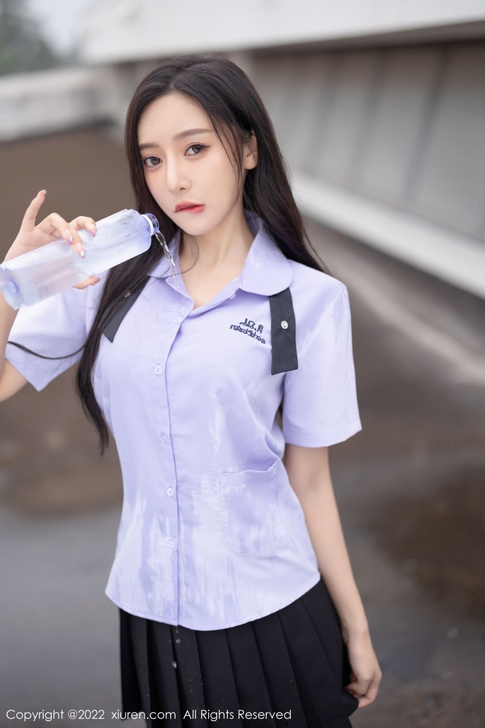 XiuRen第4819期_女神王馨瑶yanni户外半脱性感JK制服露蕾丝内衣完美诱惑写真66P