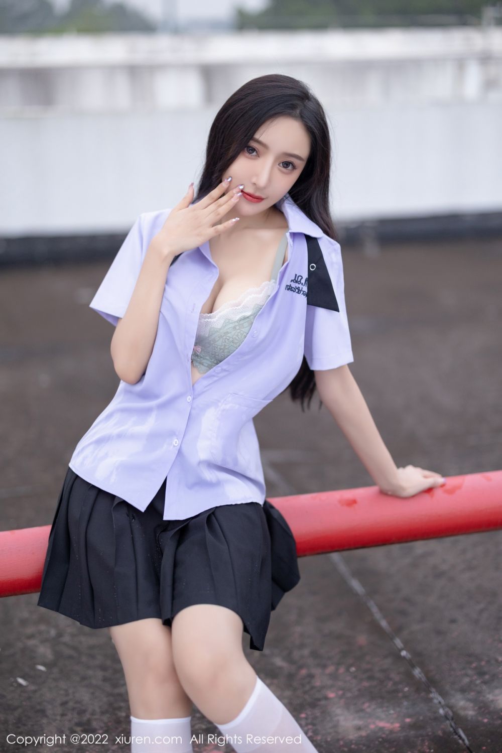 XiuRen第4819期_女神王馨瑶yanni户外半脱性感JK制服露蕾丝内衣完美诱惑写真66P