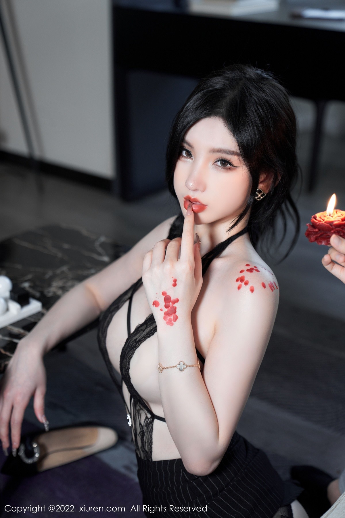 XiuRen第5133期_女神周于希Sally心愿旅拍私房黑色情趣薄纱秀豪乳撩人诱惑写真83P