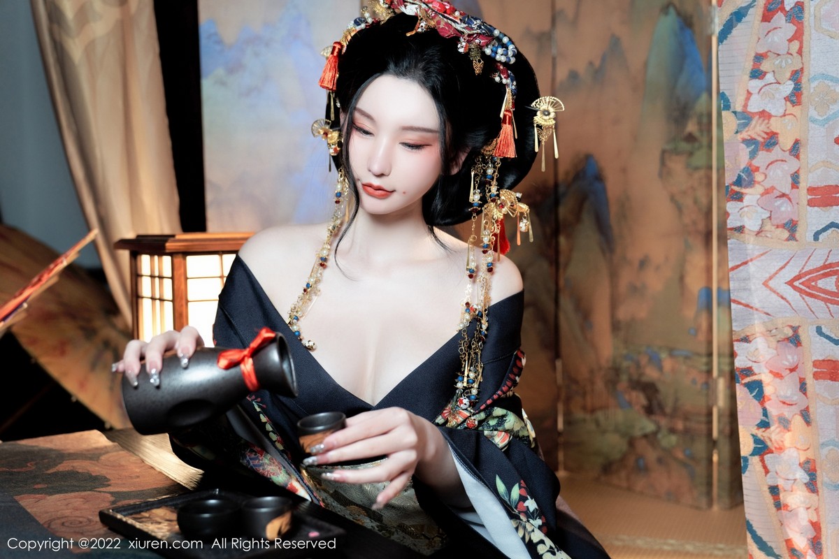 XiuRen第5537期_女神周于希Sally宽衣解带主题日系风脱和服露翘臀美腿诱惑写真80P